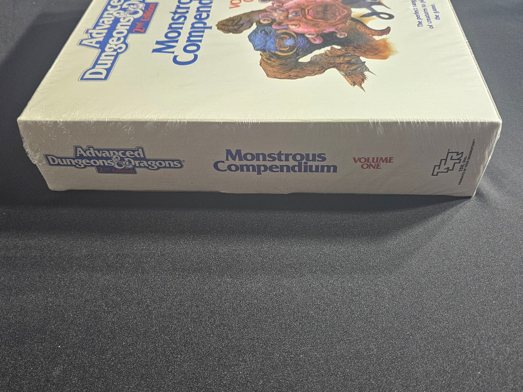 AD&D 2nd Edition Monstrous Compendium Volume One – 1st Printing – SW
