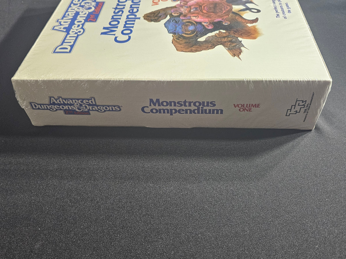 AD&D 2nd Edition Monstrous Compendium Volume One – 1st Printing – SW