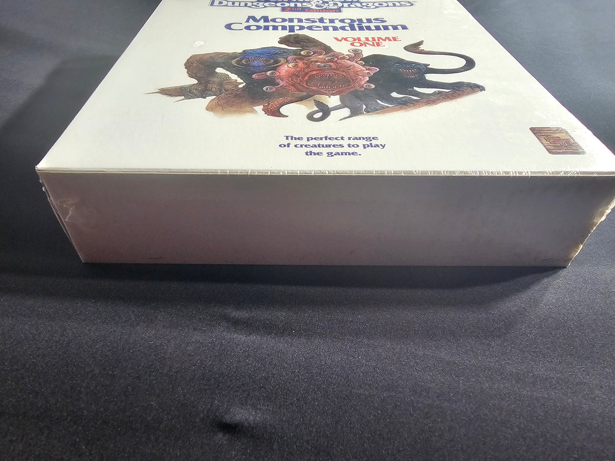 AD&D 2nd Edition Monstrous Compendium Volume One – 2nd Printing – SW