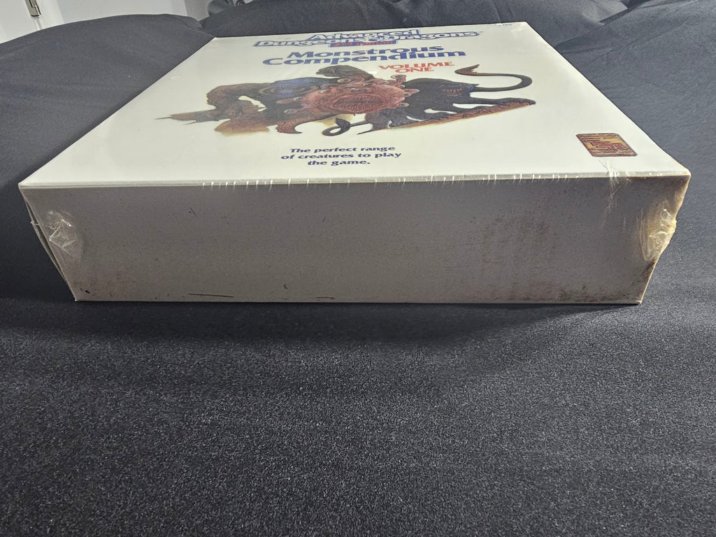 AD&D 2nd Edition Monstrous Compendium Volume One – 2nd Printing – SW