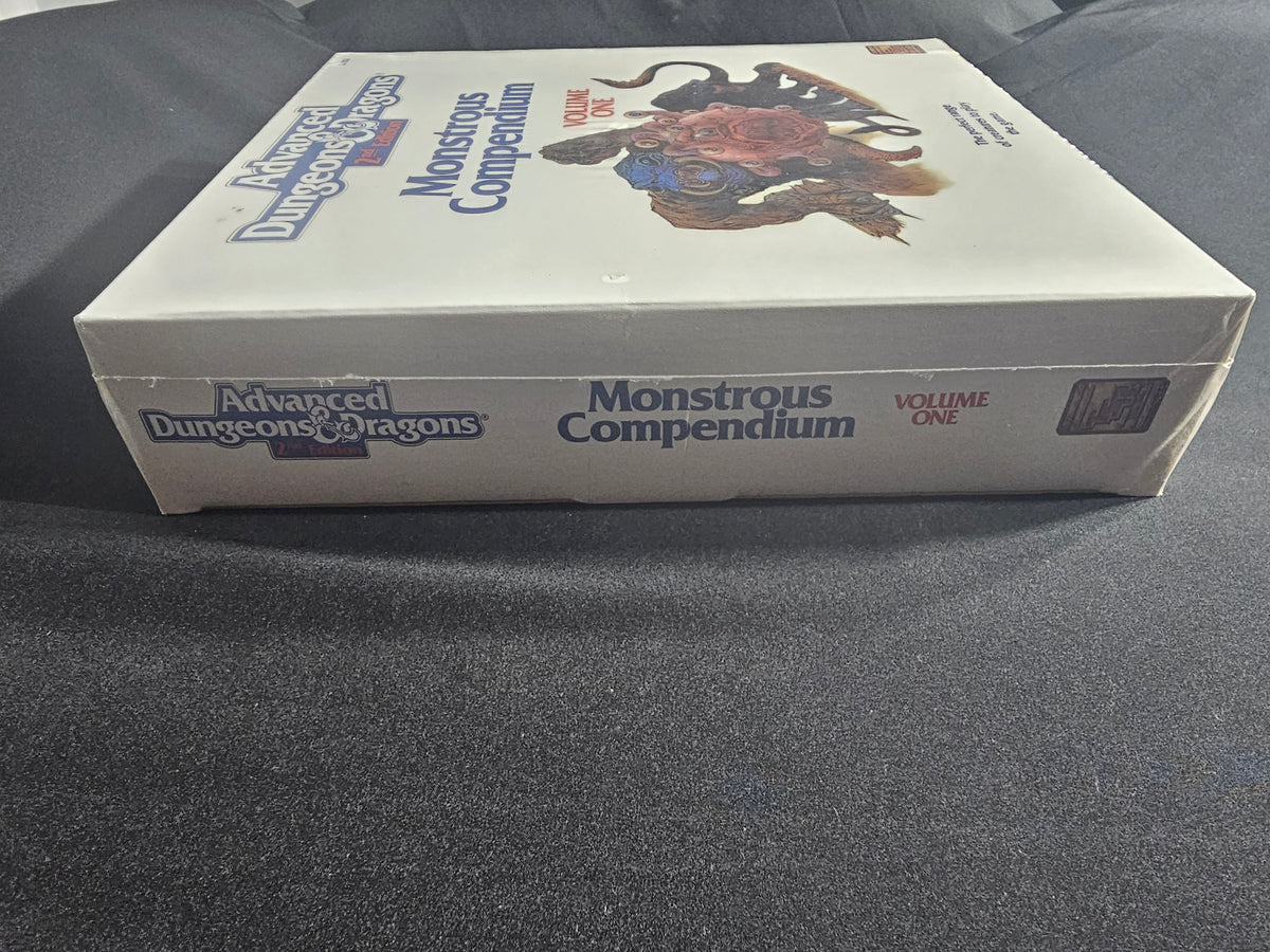 AD&D 2nd Edition Monstrous Compendium Volume One – 2nd Printing – SW