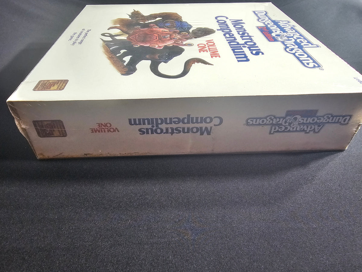 AD&D 2nd Edition Monstrous Compendium Volume One – 2nd Printing – SW