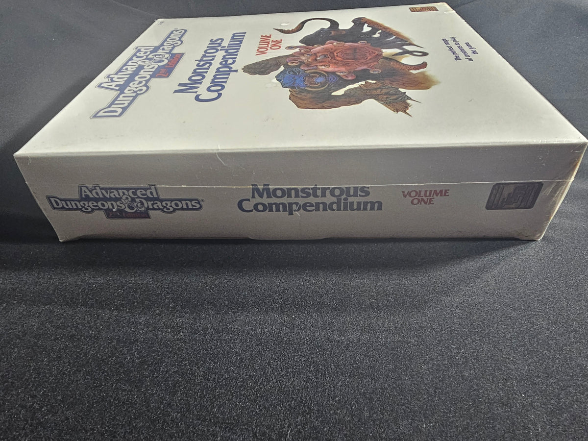 AD&D 2nd Edition Monstrous Compendium Volume One – 2nd Printing – SW