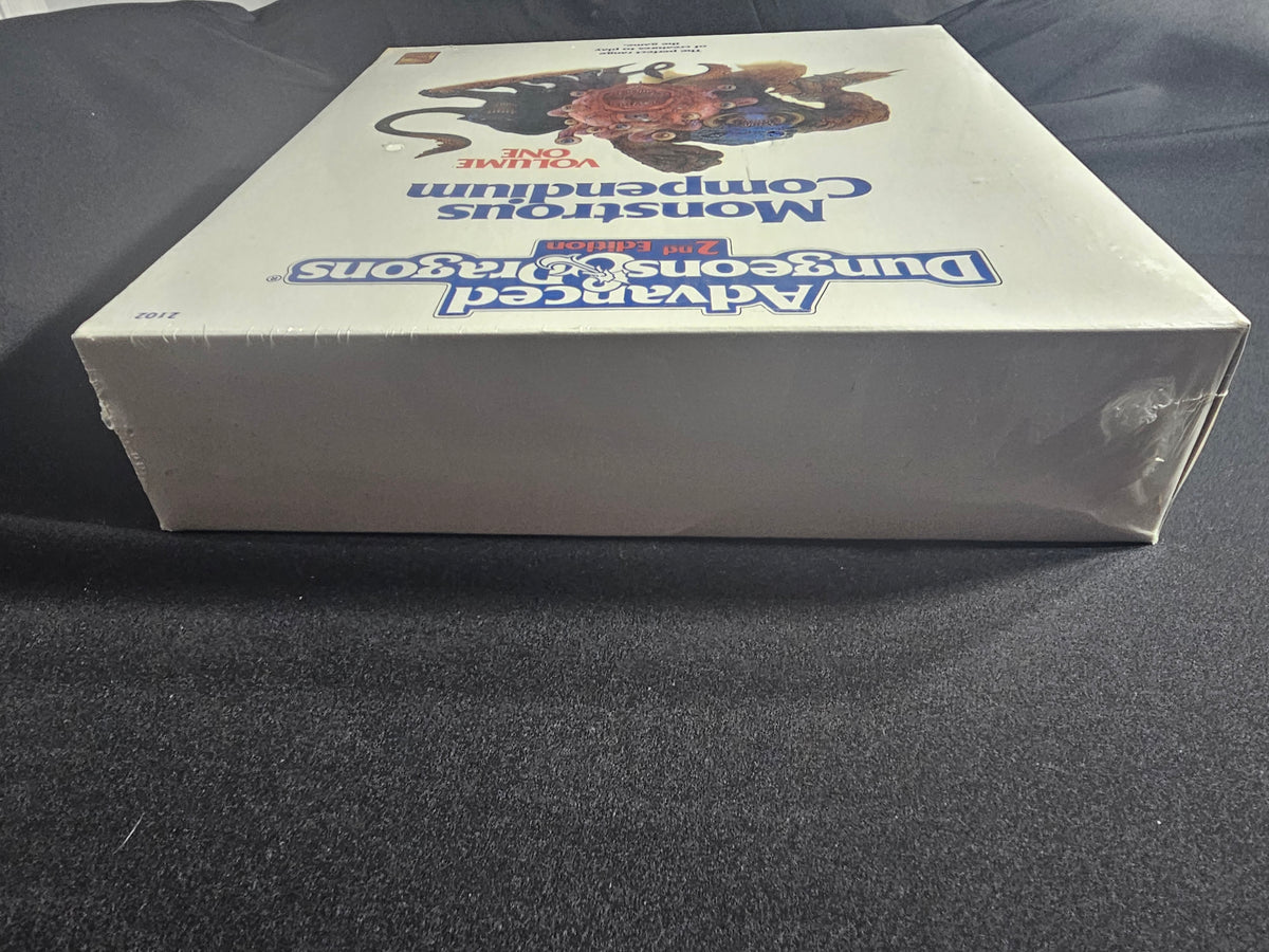 AD&D 2nd Edition Monstrous Compendium Volume One – 2nd Printing – SW