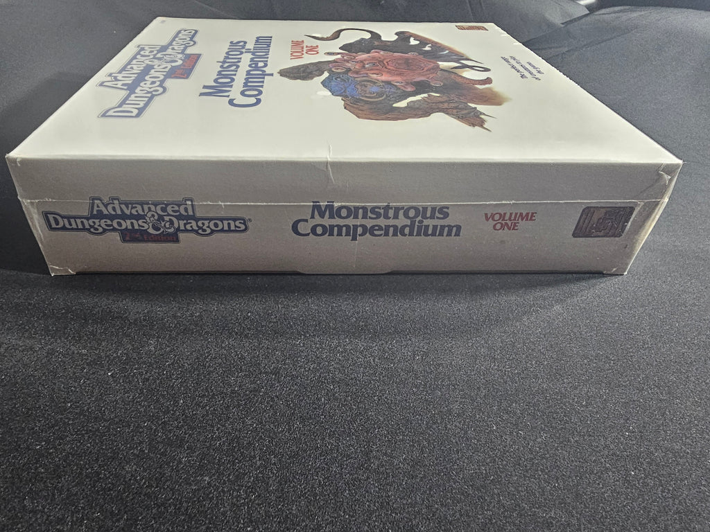 AD&D 2nd Edition Monstrous Compendium Volume One – 2nd Printing – SW