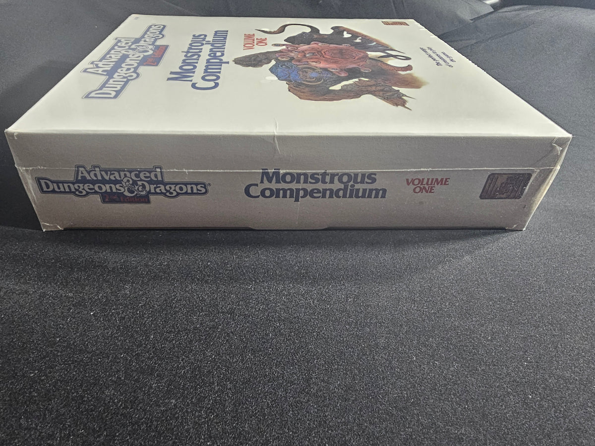 AD&D 2nd Edition Monstrous Compendium Volume One – 2nd Printing – SW